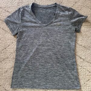 Under Armour V-Neck Heatgear Short Sleeve Tee